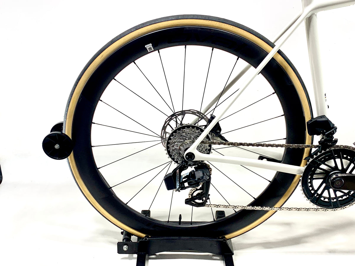 2027 Specialized Aethos 2 Pro Sram Force Size: 56cm (Preowned)
