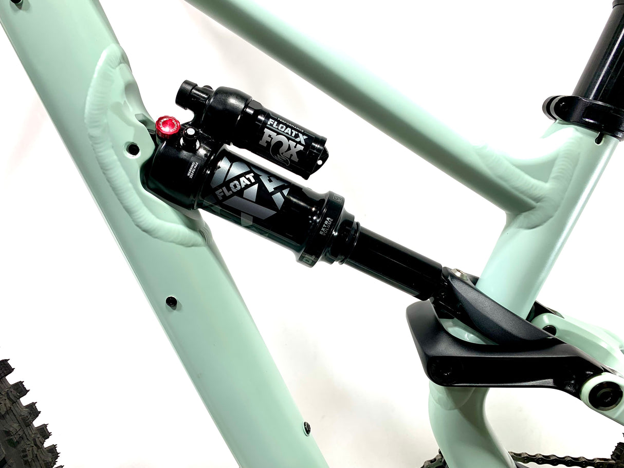 2025 Specialized Status 2 170 Sram NX Eagle 1X12 Size: S0 (Preowned)