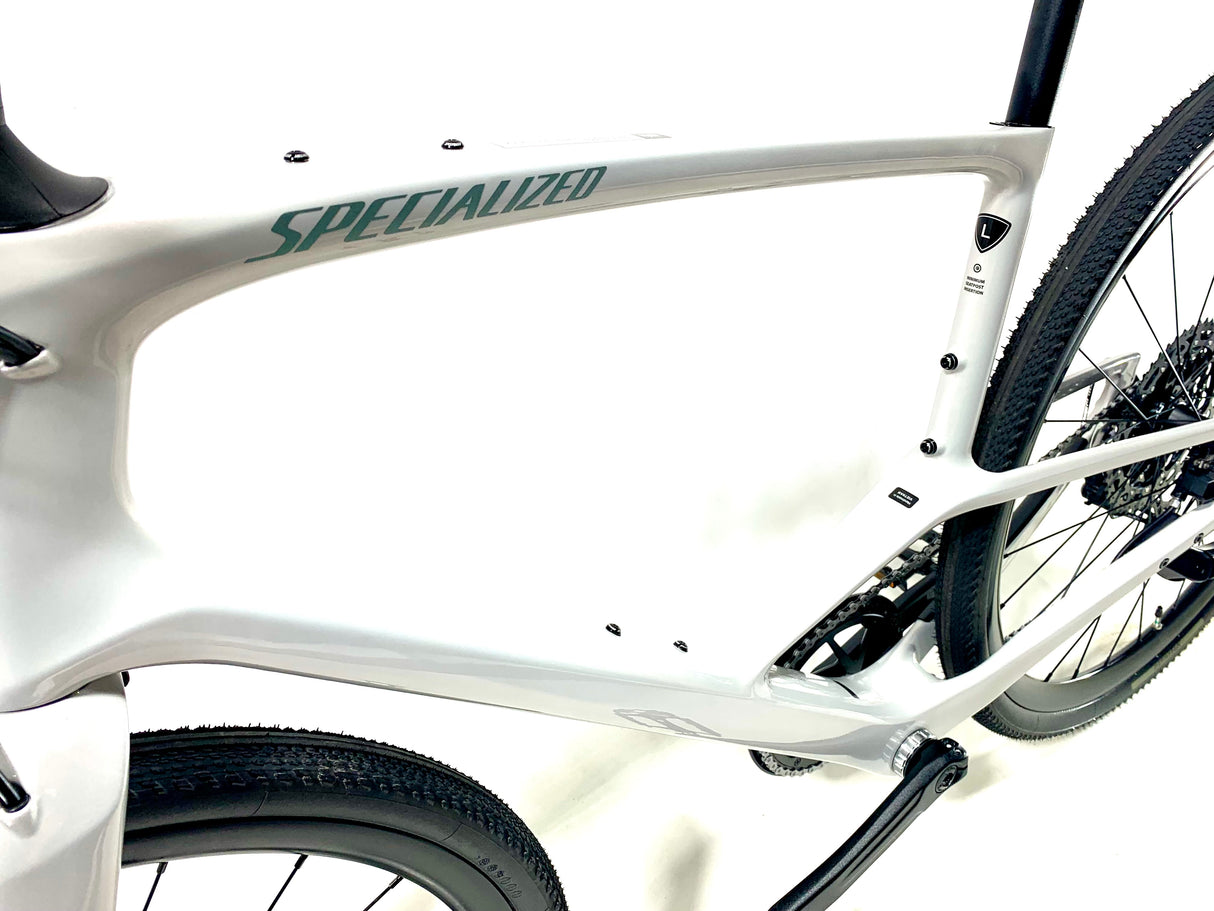 2027 Specialized Sirrus X 5.0 Carbon Shimano Size: Large (Preowned)