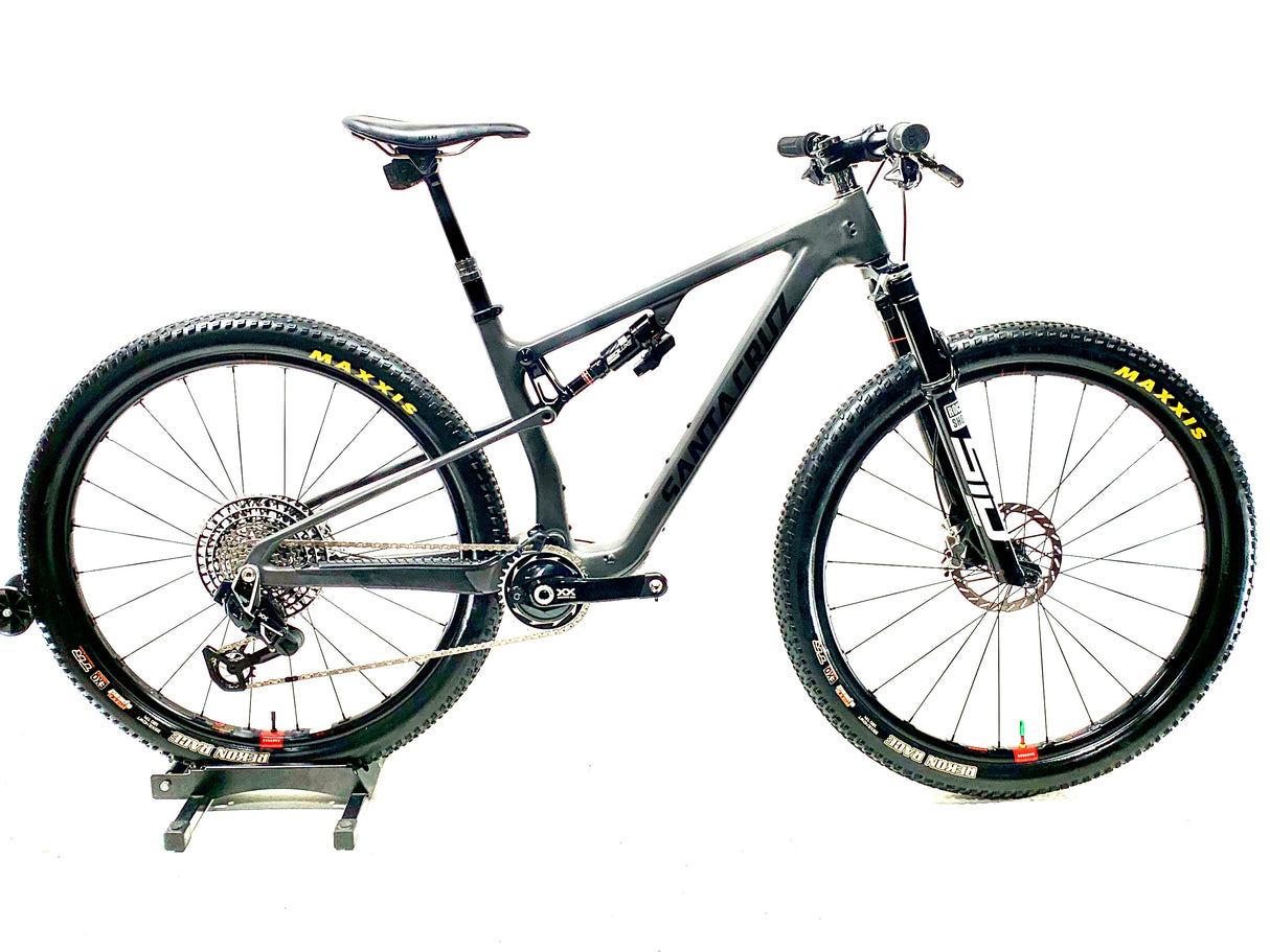 2025 Santa Cruz Blur CC Carbon Sram XX AXS RSV Wheels Size: Large (Preowned)