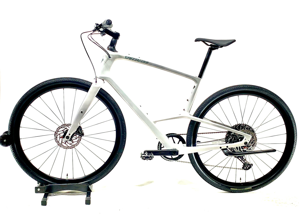 2027 Specialized Sirrus X 5.0 Carbon Shimano Size: Large (Preowned)