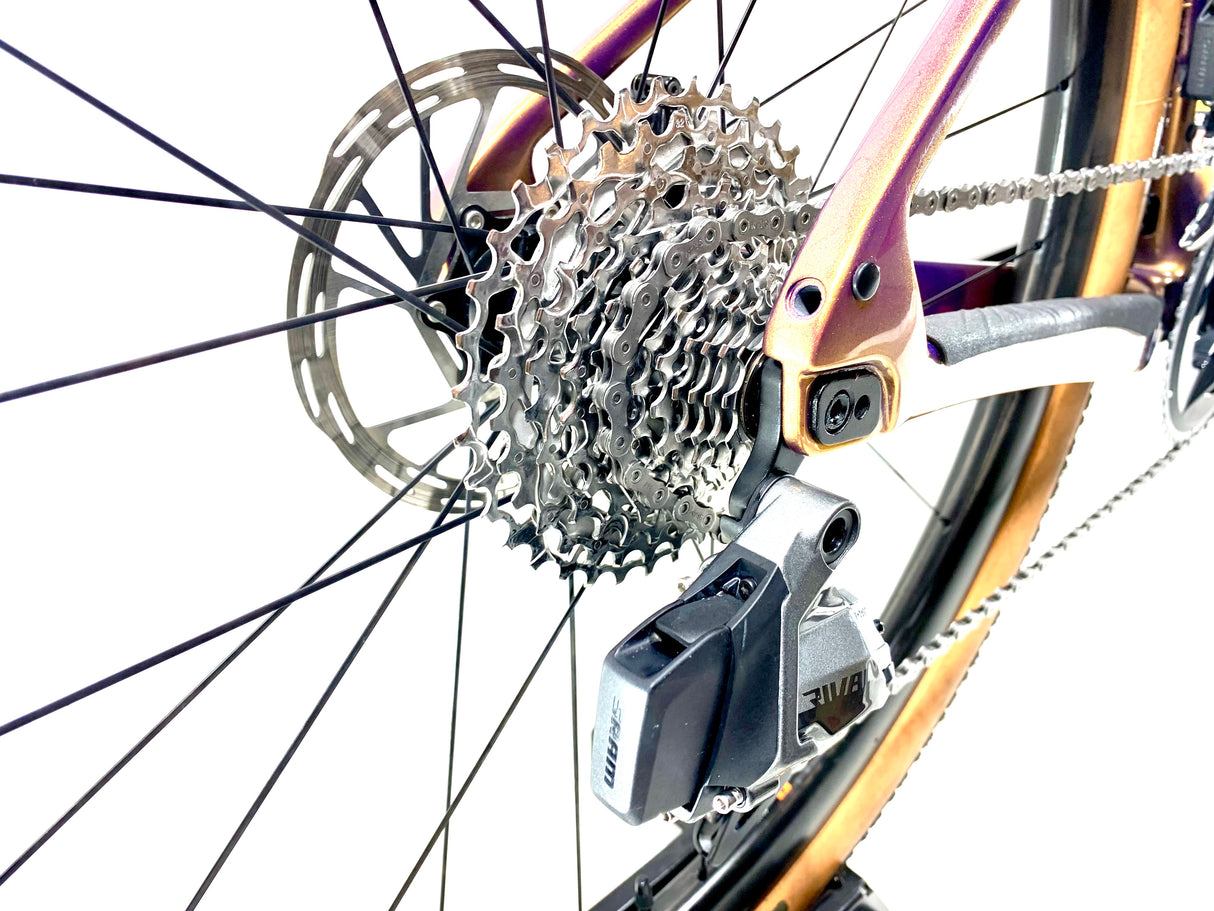 2025 Giant Revolt Advanced Pro 1 Sram Rival AXS 2X12 Size: Small (Preowned)