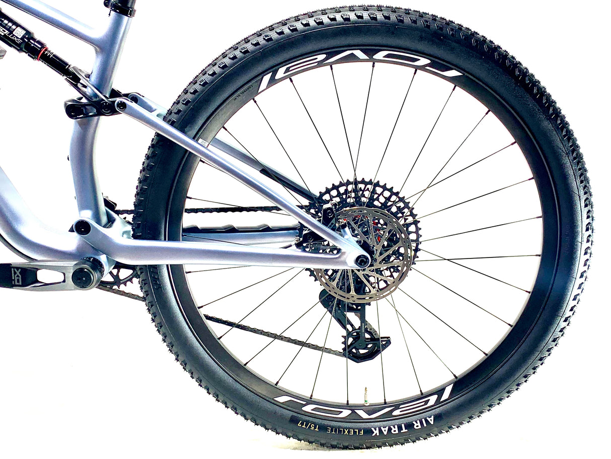 2026 Specialized Epic 8 Pro SRAM X0 AXS 1X12 Size: Medium (Preowned)