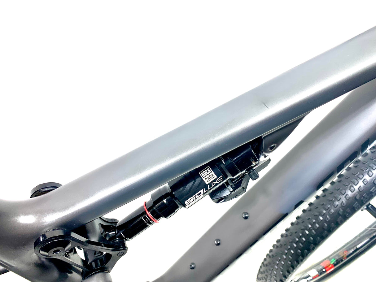 2025 Santa Cruz Blur CC Carbon Sram XX AXS RSV Wheels Size: Large (Preowned)