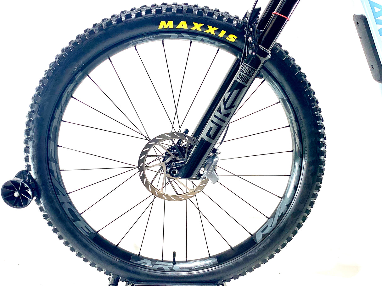2025 Santa Cruz 5010 Carbon C Sram GX AXS Size: Large (Preowned)