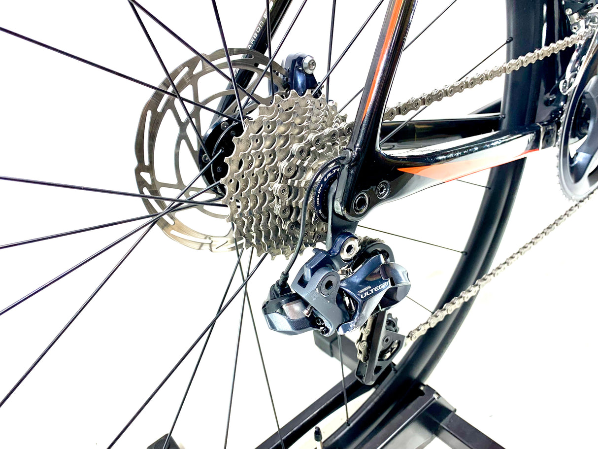 2018 Specialized Roubaix Expert Carbon Ultegra Di2 11-Speed Size: 58cm (Preowned)