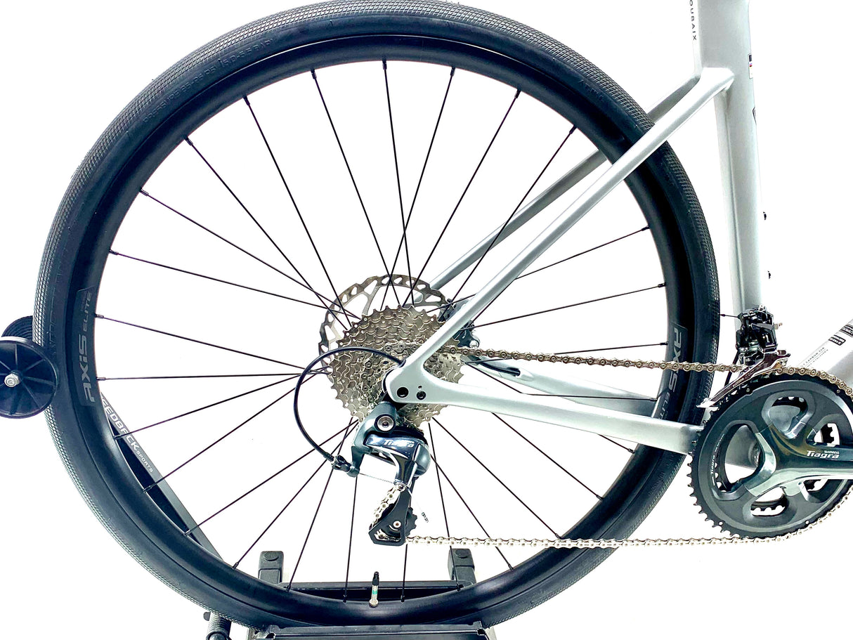 2026 Specialized Roubaix SL8 Carbon Disc Shimano Size: 58cm (Preowned)