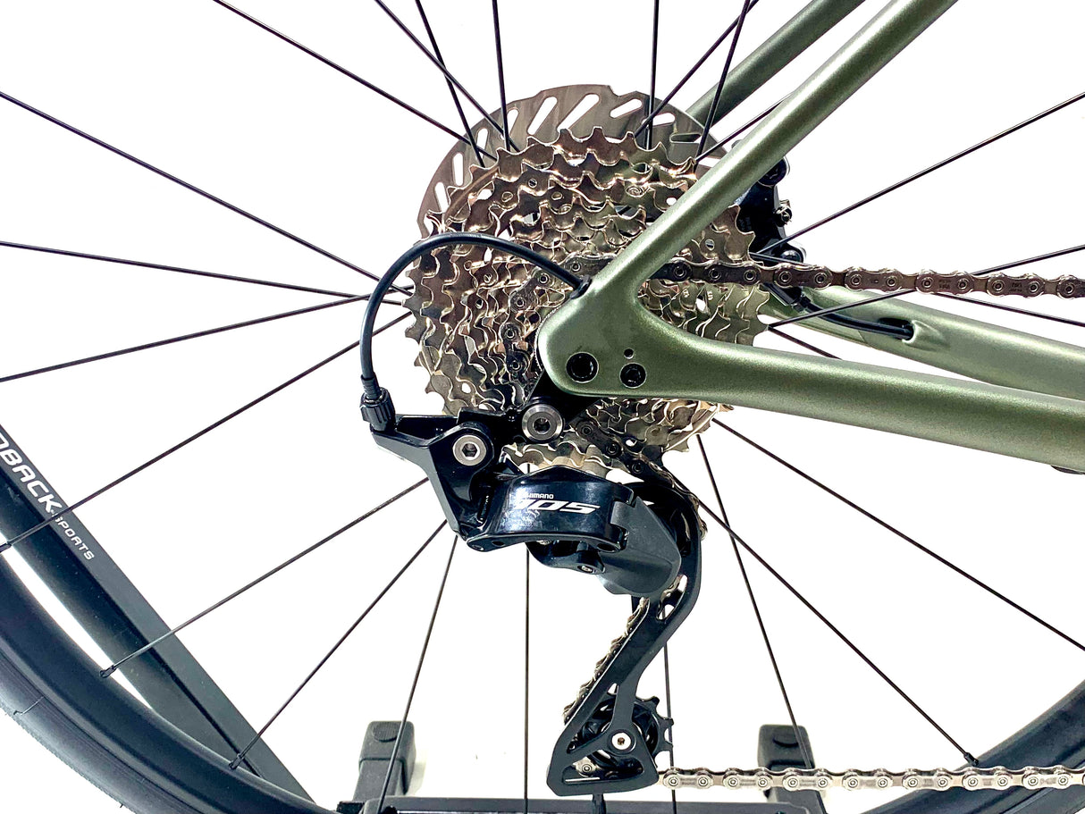 2027 Specialized Roubaix SL8 Sport Shimano 105 12-Speed Size: 56cm (Preowned)