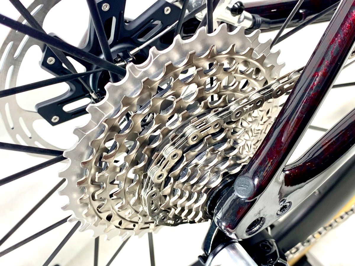 2027 Specialized S-Works Roubaix SL8 Sram Red AXS Size: 56cm (Preowned)
