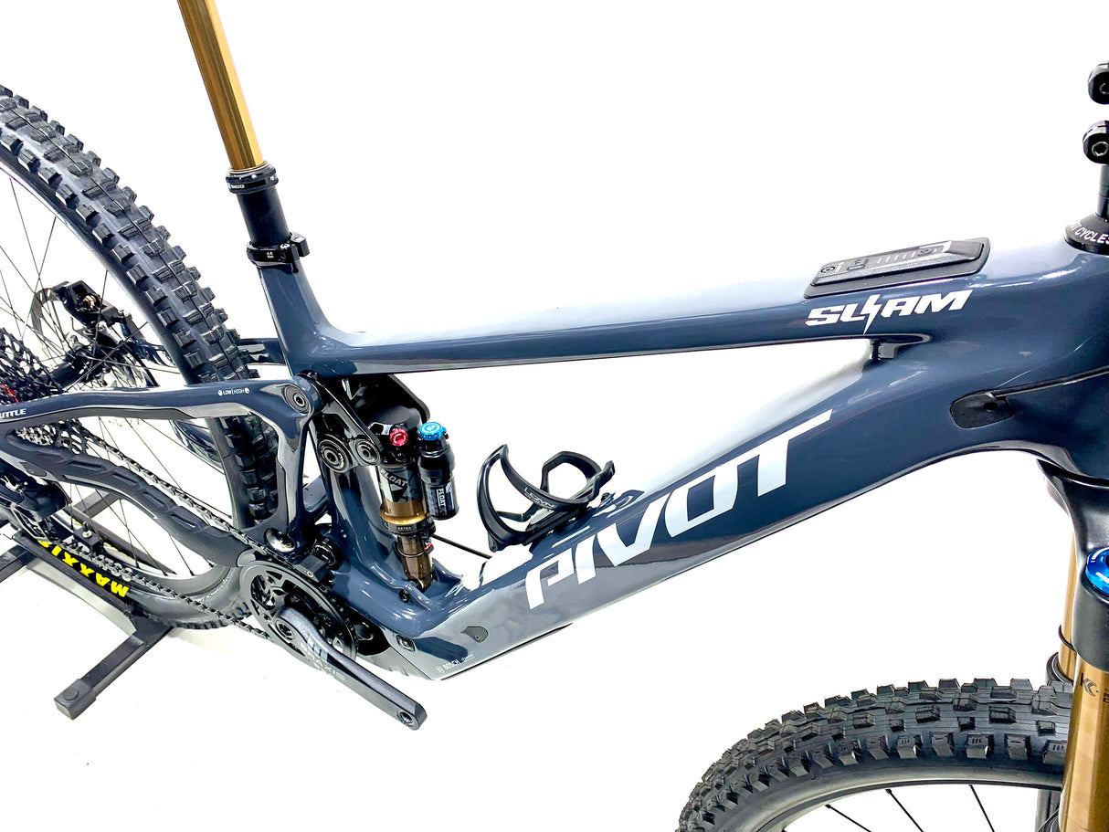 2026 Pivot Shuttle SL/AM Pro SRAM X0 AXS 1X12 Size: (Preowned)