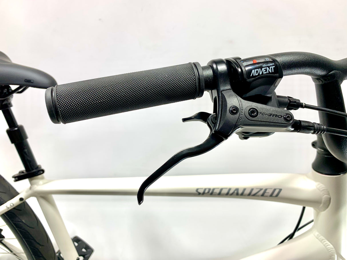 2026 Specialized Roll 3.0 Size: Large (Preowned)