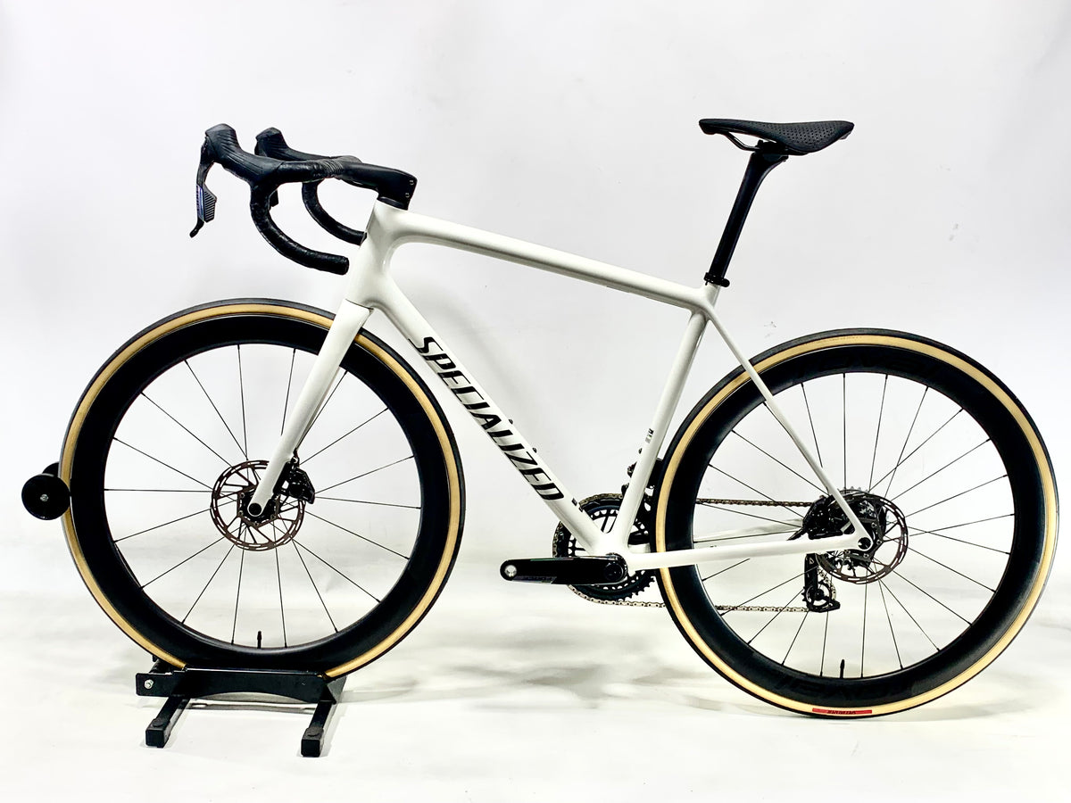 2027 Specialized Aethos 2 Pro Sram Force Size: 56cm (Preowned)
