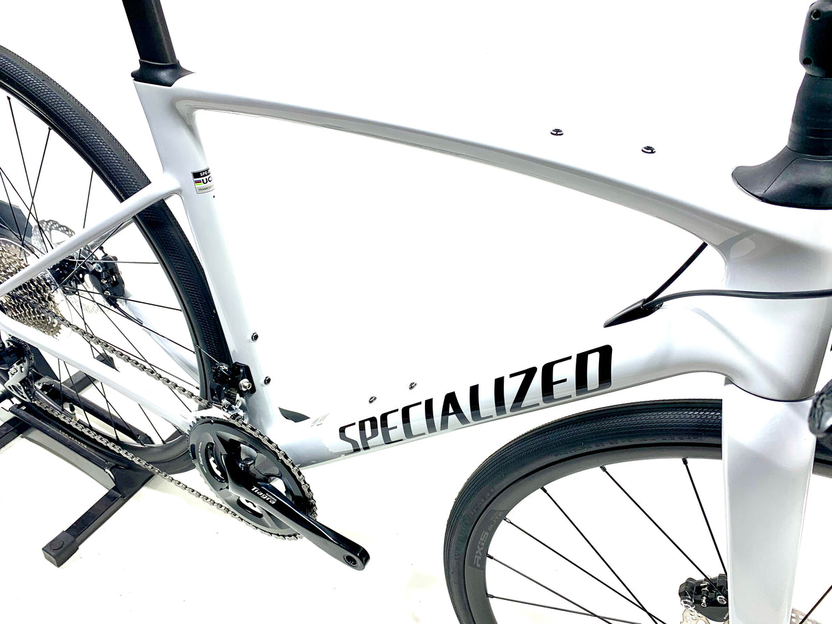2027 Specialized Roubaix SL8 Shimano Tiagra Size: 56cm (Preowned)