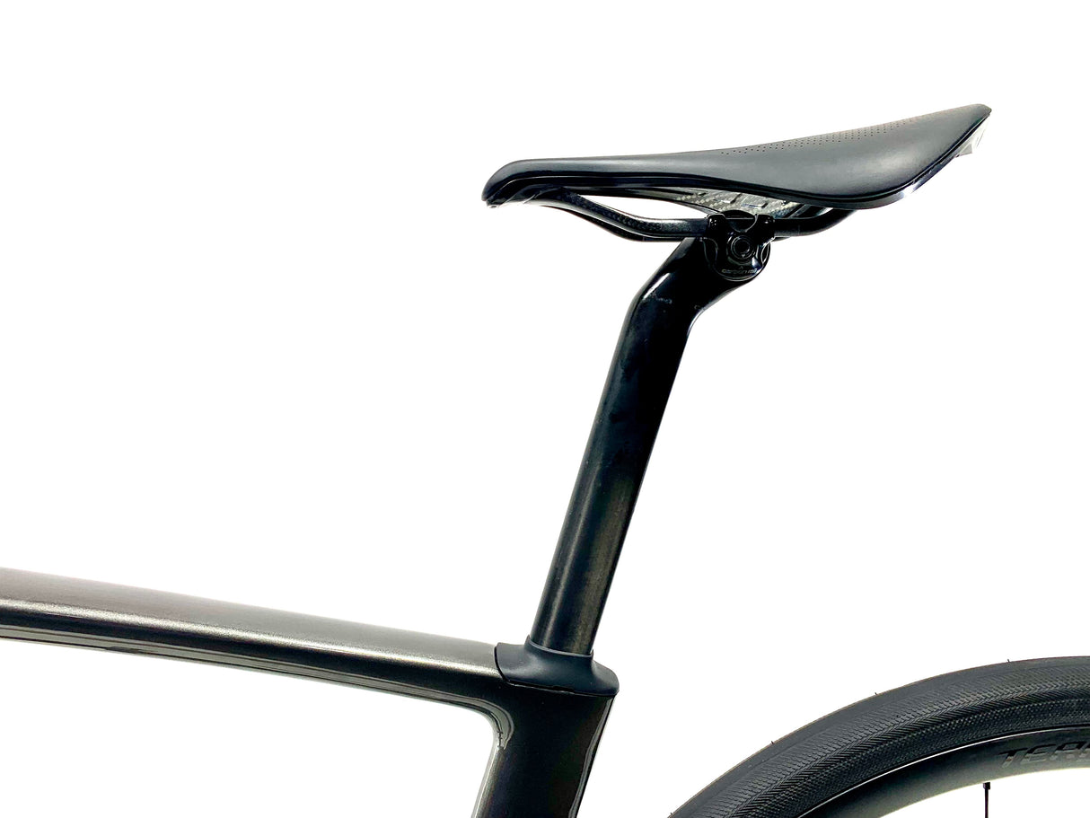 2024 Specialized S-Works Roubaix SL8 SRAM AXS Size: 52cm (Preowned)