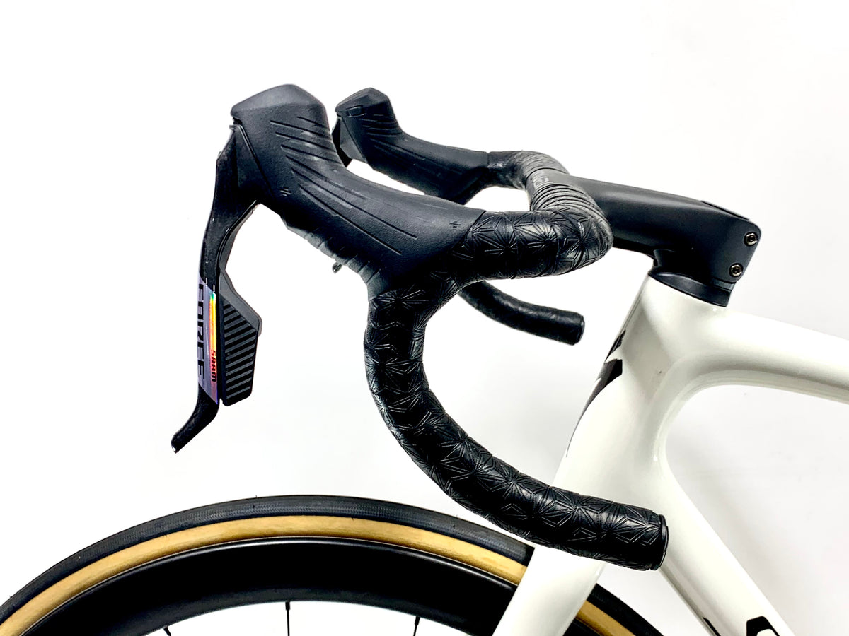 2027 Specialized Aethos 2 Pro Sram Force Size: 56cm (Preowned)