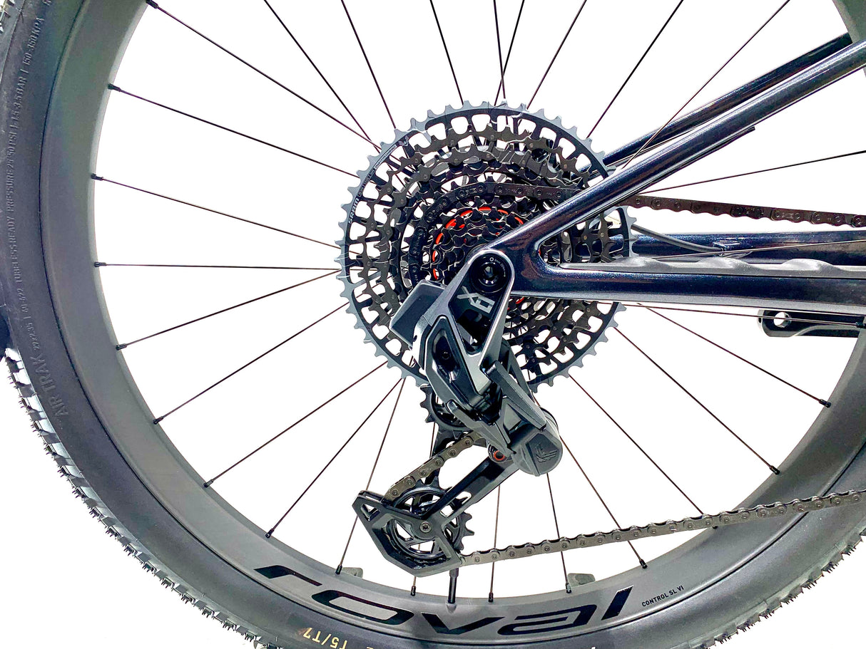 2027 Specialized Epic 8 Pro SRAM X0 AXS 1X12 Size: Medium (Preowned)