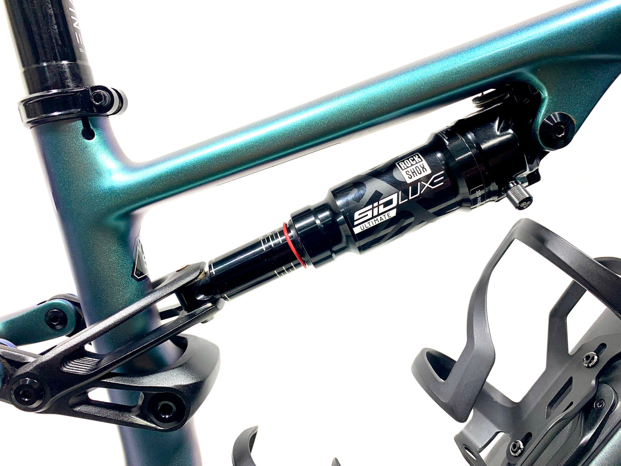 2025 Specialized Epic 8 Pro SRAM X0 AXS 1X12 Size: Small (Preowned)
