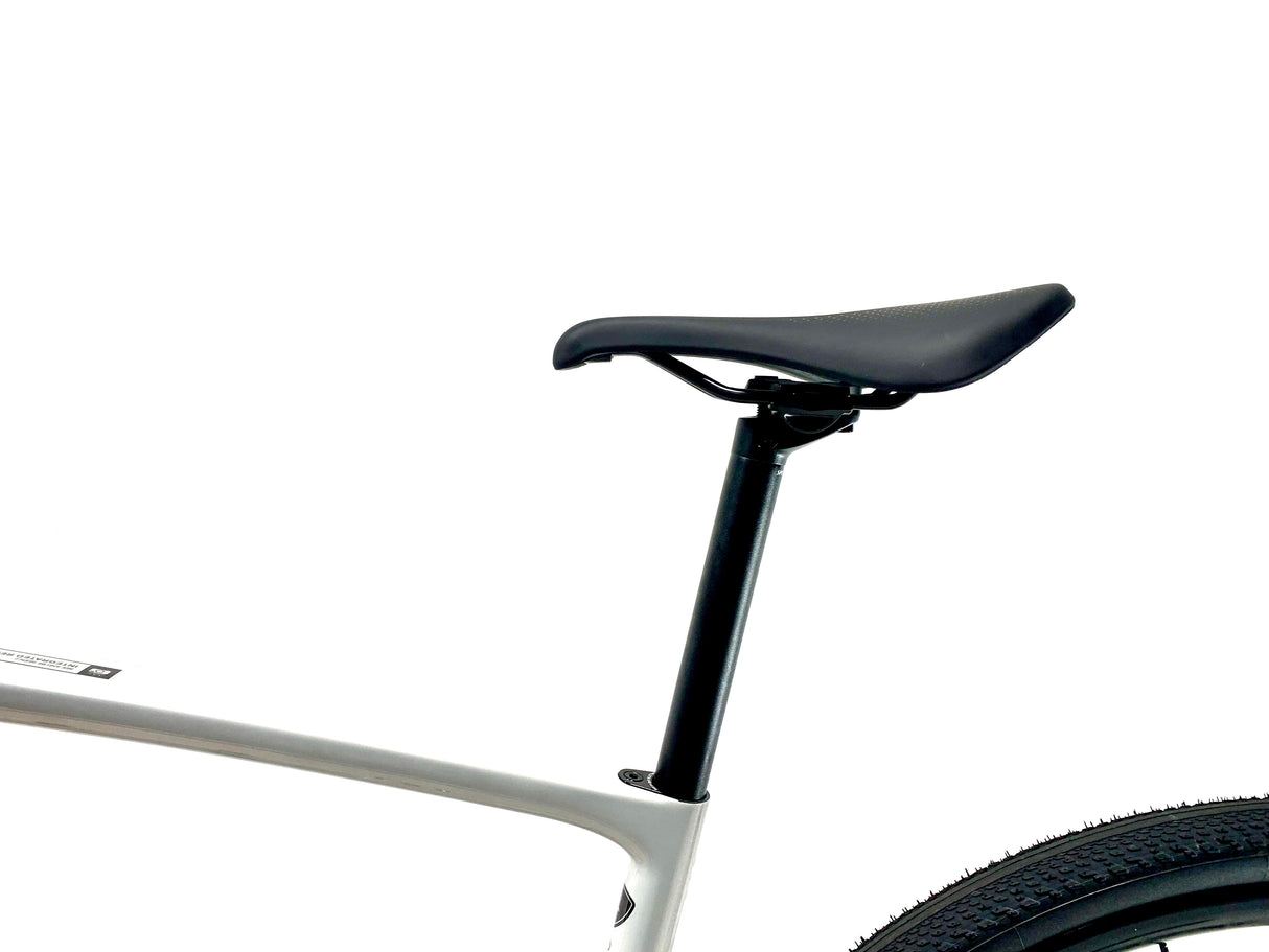 2027 Specialized Sirrus X 5.0 Carbon Shimano Size: Large (Preowned)