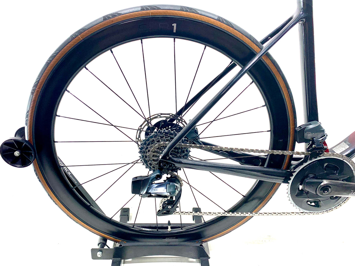 2020 Giant Defy Advanced Pro 1 SRAM Force AXS Size: Large (Preowned)