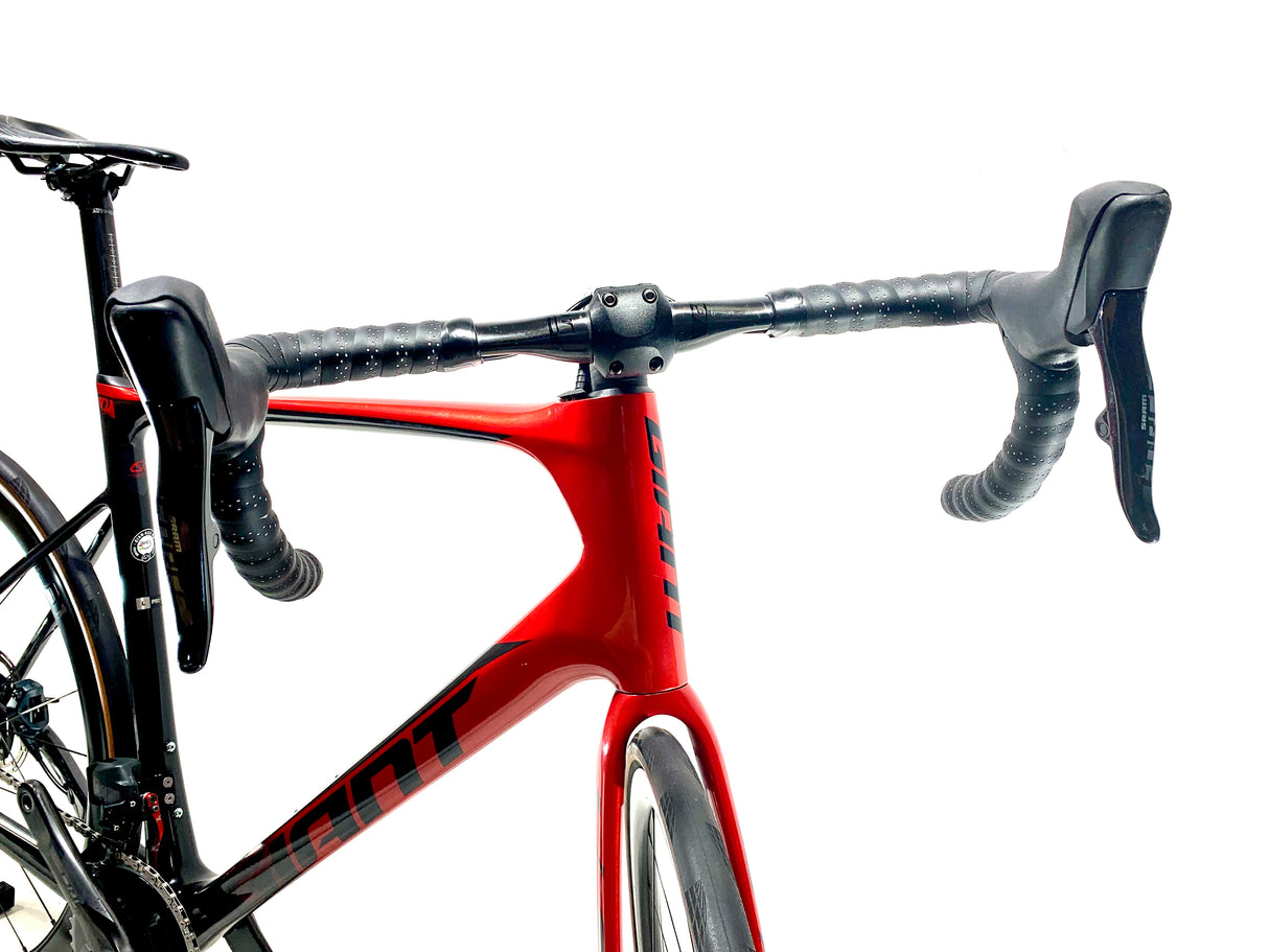 2020 Giant Defy Advanced Pro 1 SRAM Force AXS Size: Large (Preowned)