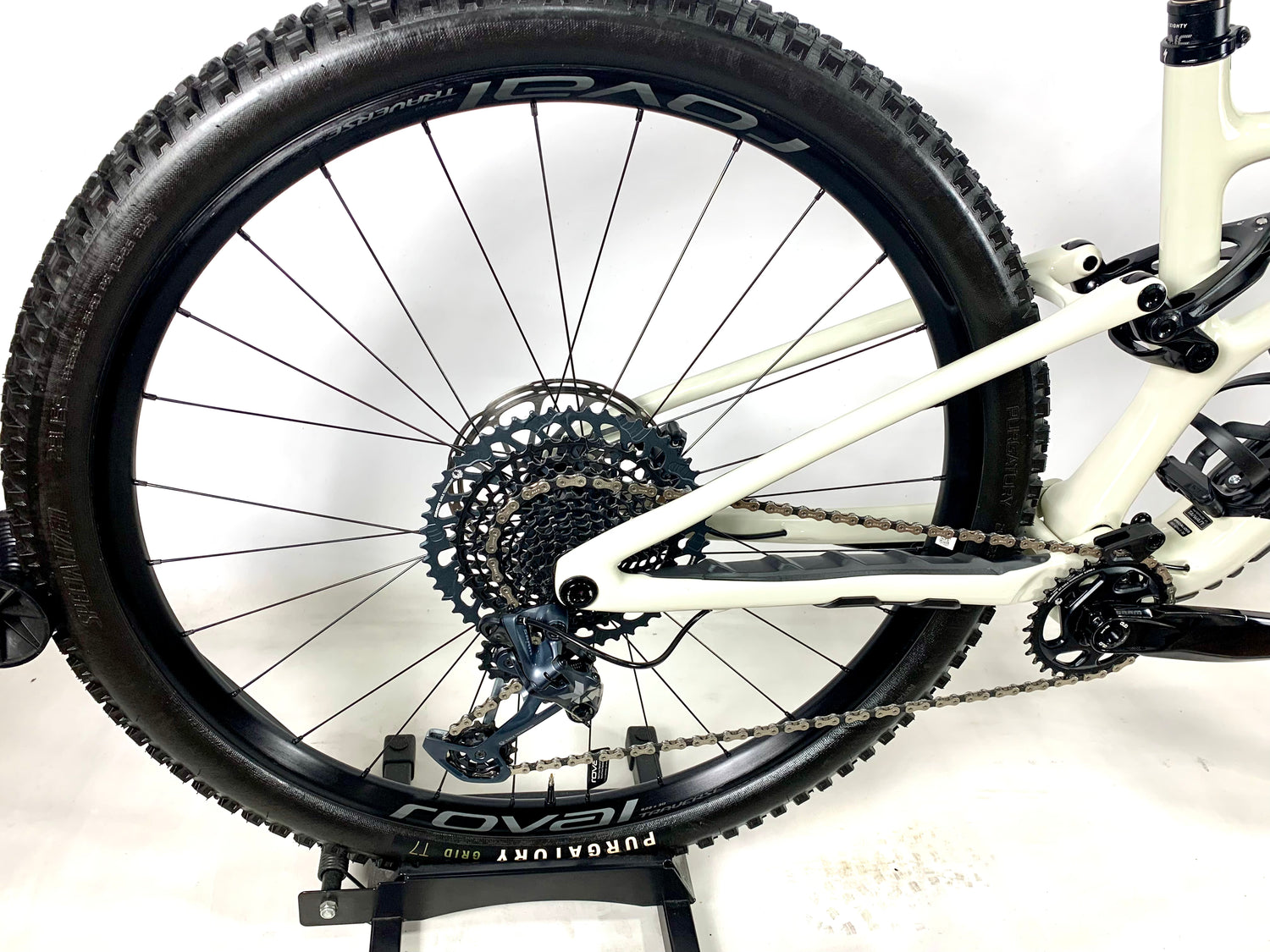 2022 Specialized Stumpjumper Expert SRAM XO1 1X12 Roval Wheels Size: S4 (Large)