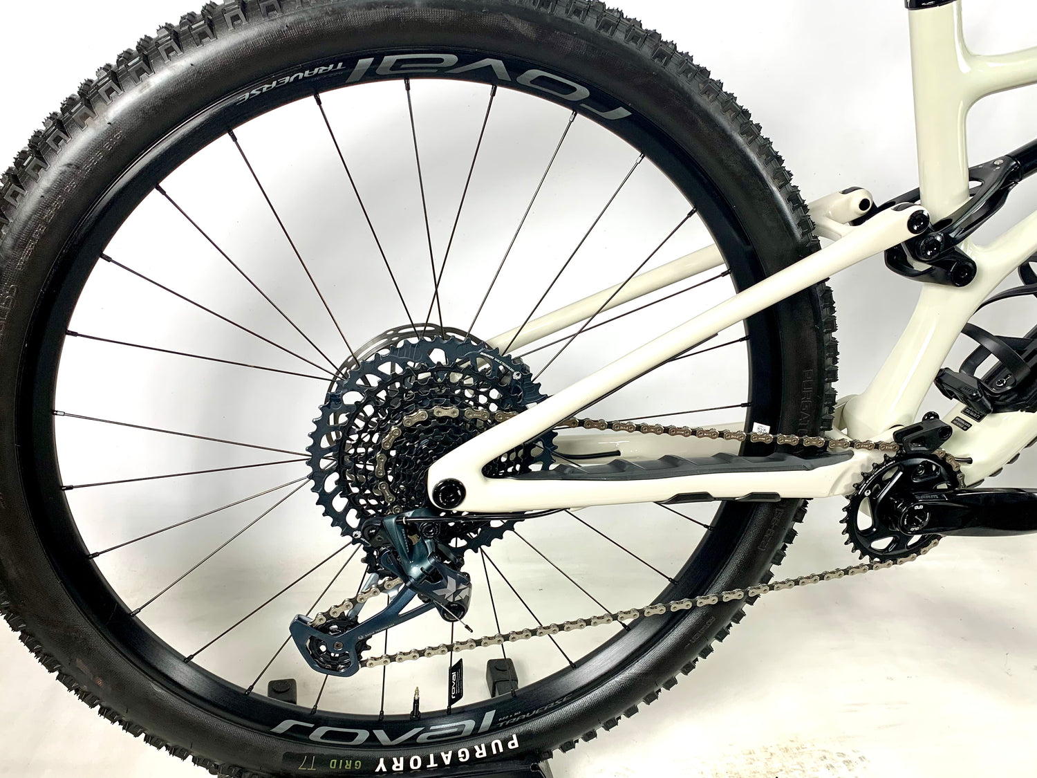 2022 Specialized Stumpjumper Expert SRAM XO1 1X12 Roval Wheels Size: S5 (XL)
