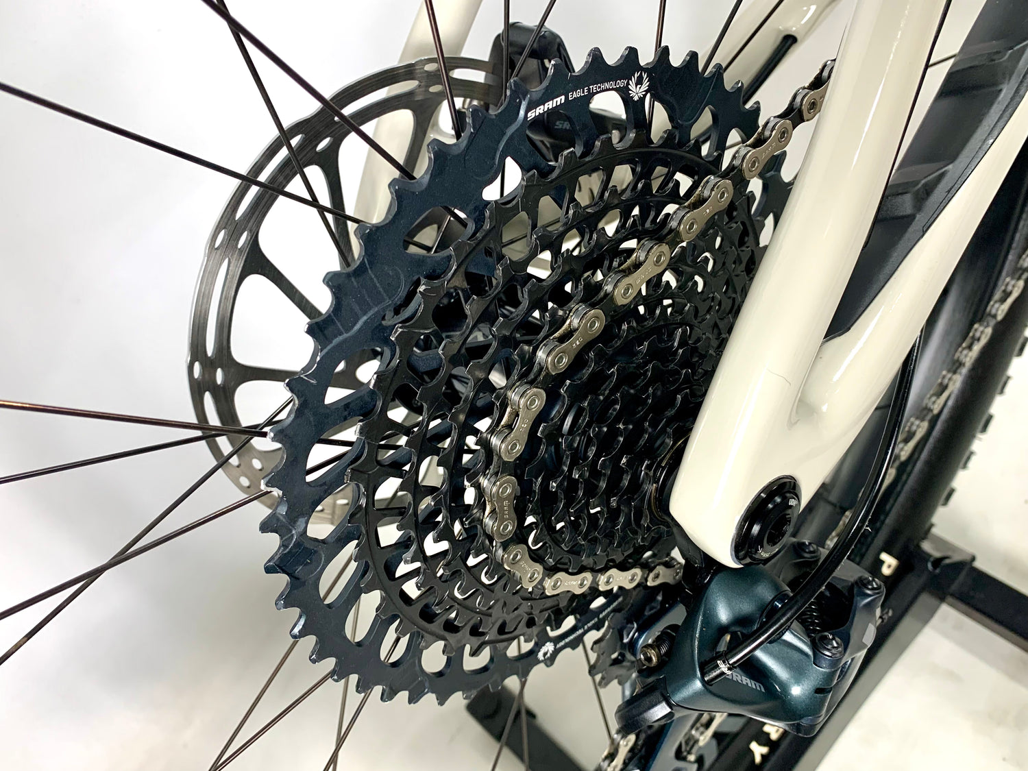 2022 Specialized Stumpjumper Expert SRAM XO1 1X12 Roval Wheels Size: S5 (XL)