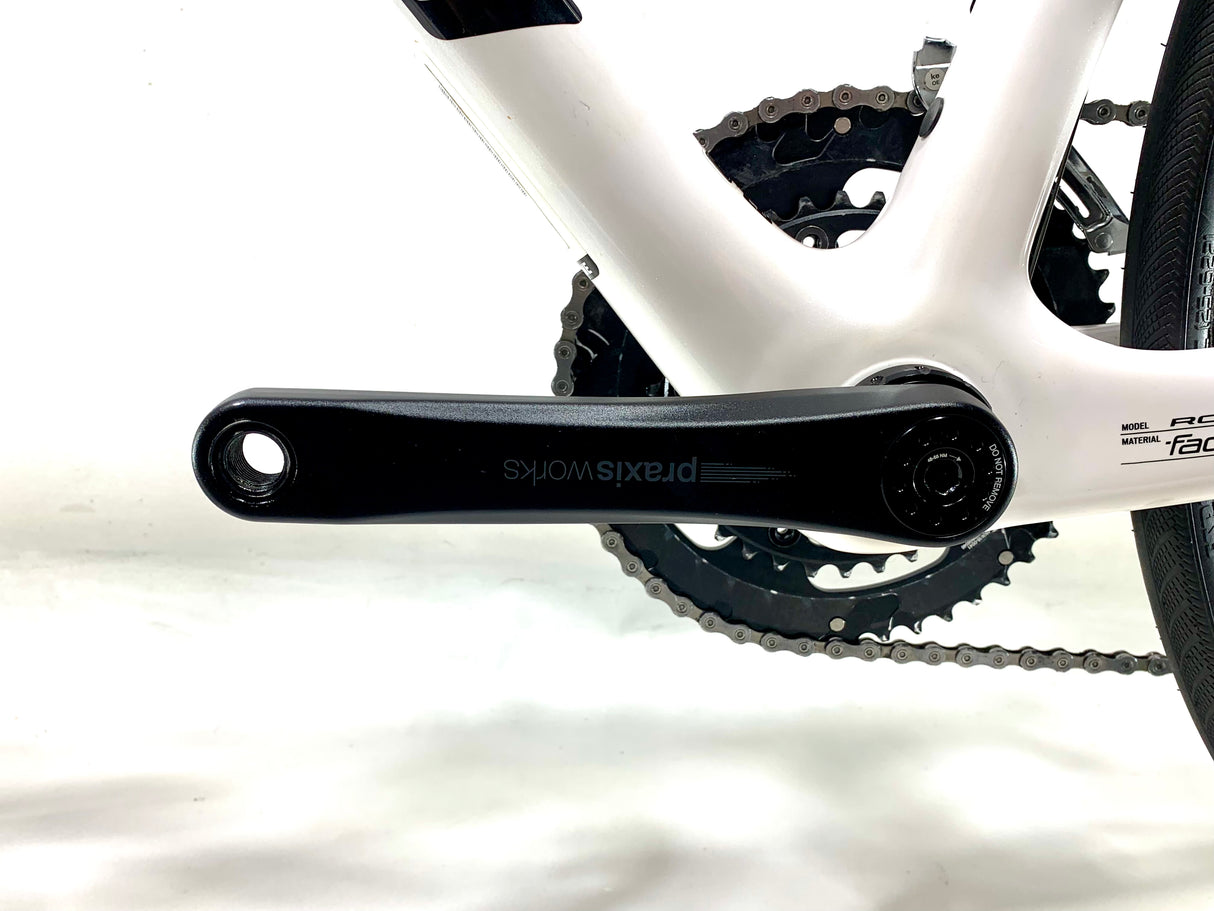 2017 Specialized Roubaix Carbon Shimano Tiagra 10-Speed Size: 58cm (Preowned)