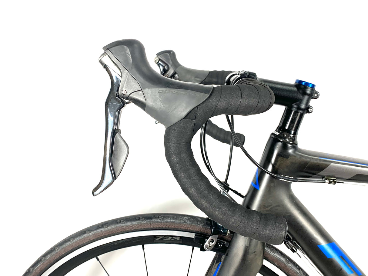 2015 Fuji Altamira 1.1 Carbon Dura Ace 11 Speed Oval Alloy Wheels Size: Medium(54cm)