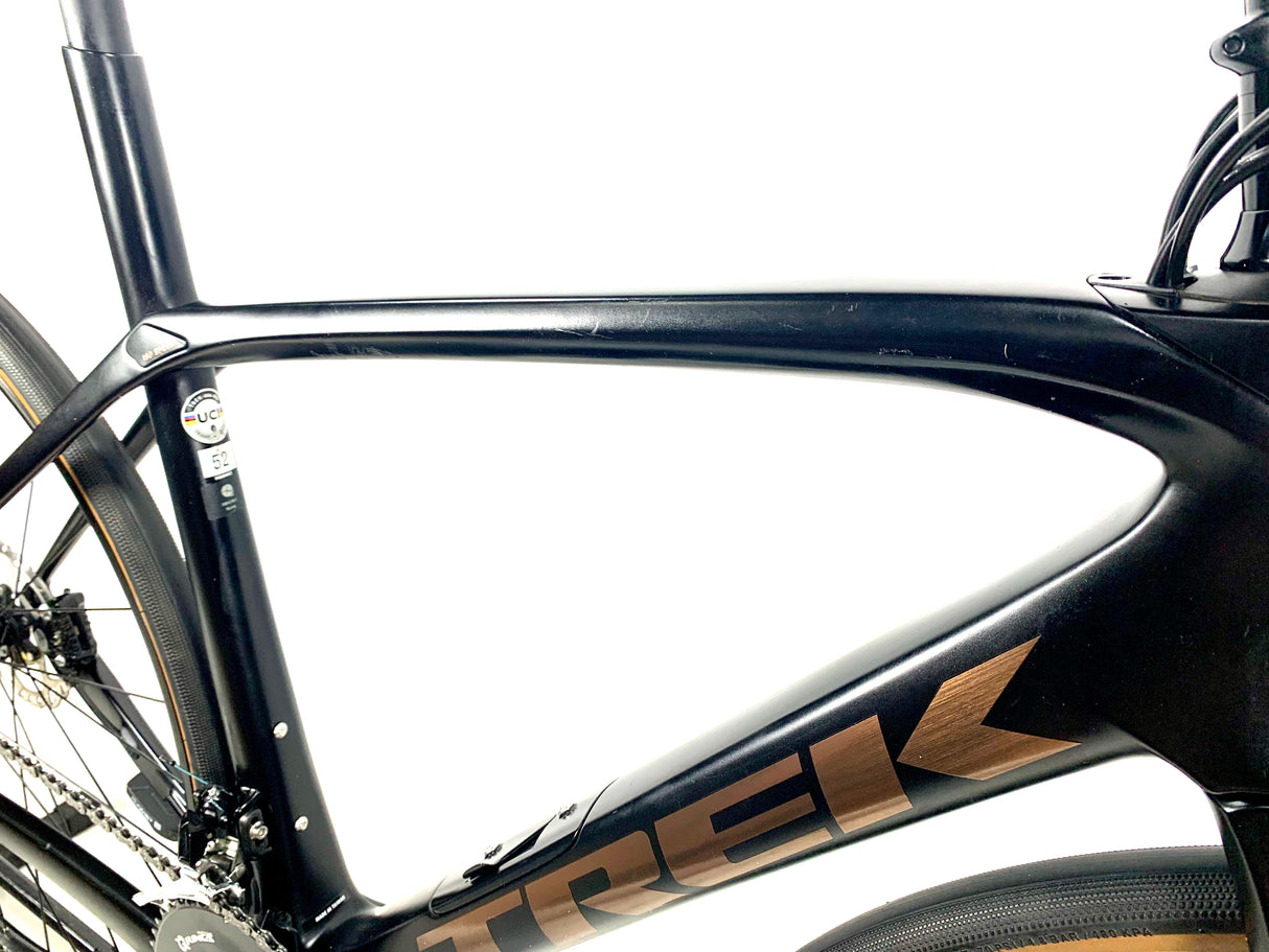 2021 Trek Domane SL 5 Disc Carbon Shimano 105 11 Speed Shimano Wheels Size: 52cm