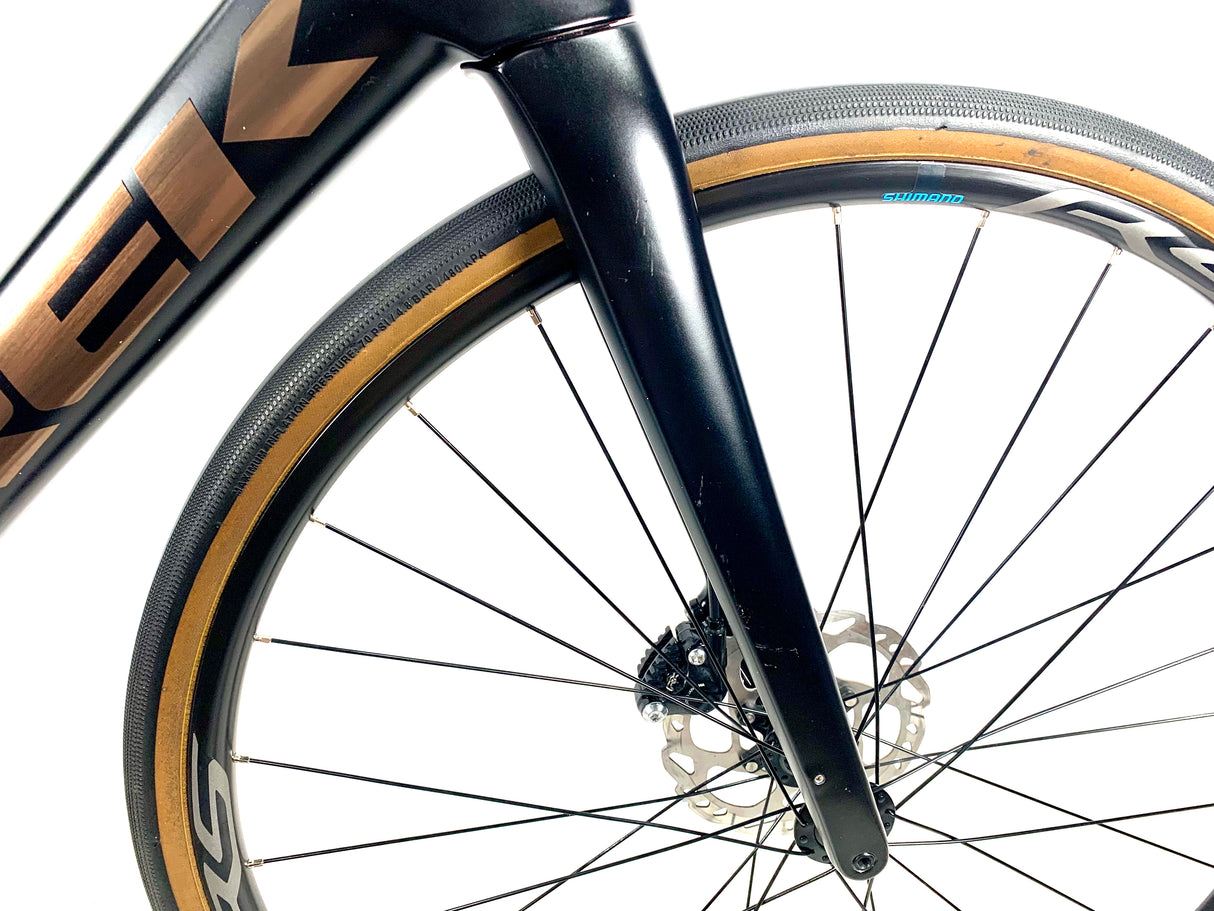 2021 Trek Domane SL 5 Disc Carbon Shimano 105 11 Speed Shimano Wheels Size: 52cm