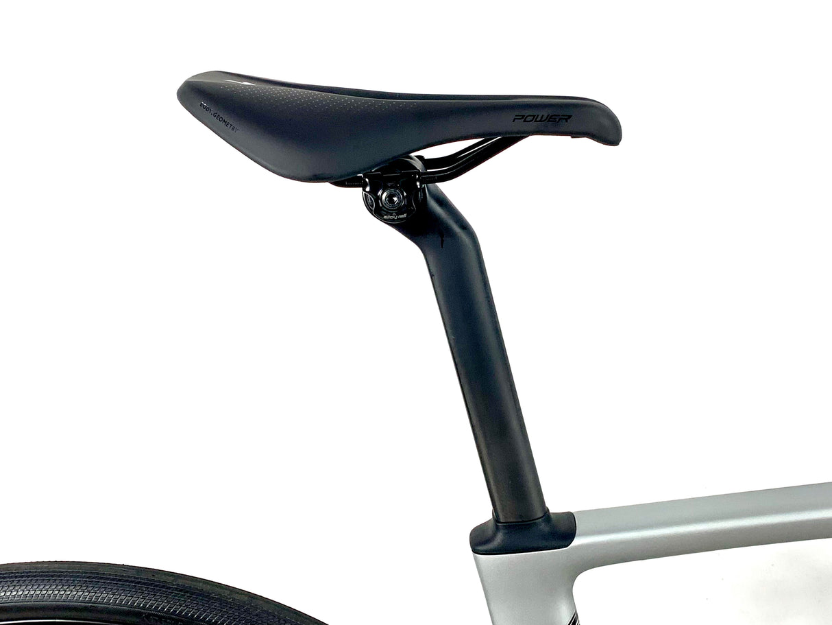 2026 Specialized Roubaix SL8 Carbon Disc Shimano Size: 58cm (Preowned)