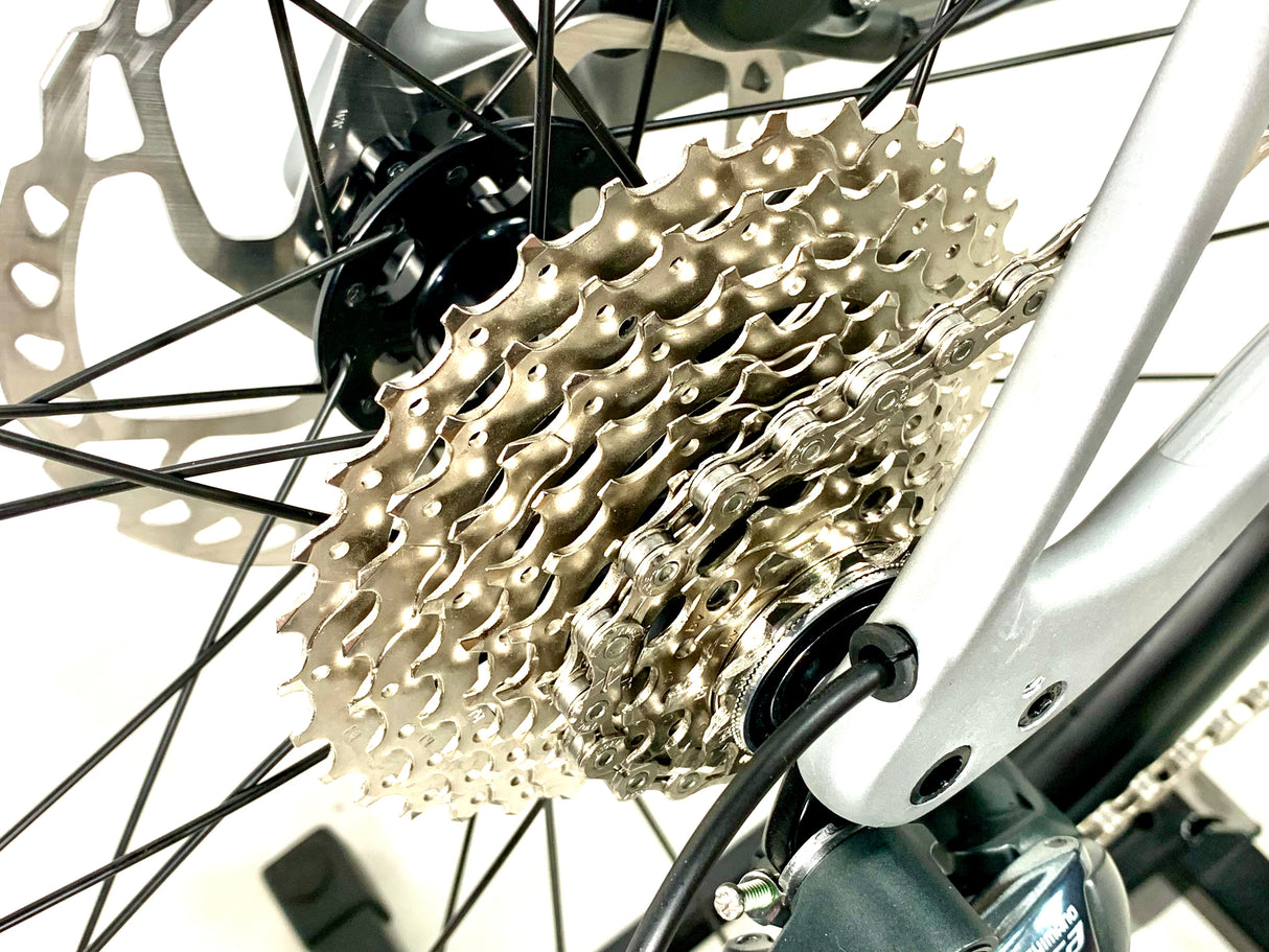 2026 Specialized Roubaix SL8 Carbon Disc Shimano Size: 58cm (Preowned)