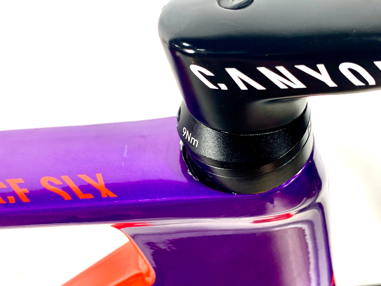 Canyon Aeroad CF SLX 8 Force AXS 12 Speed DT Swiss Wheels Size: Medium