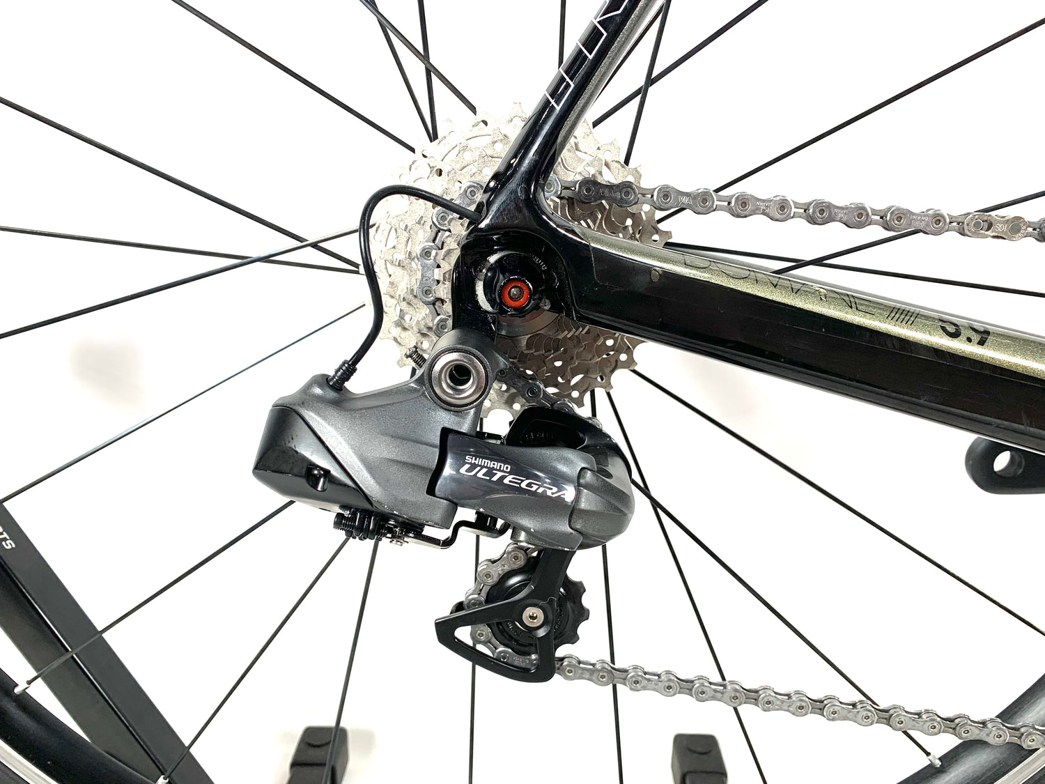 2013 Trek Domane 5.9 Carbon Ultegra Di2 10 Speed Bontrager Alloy Wheels Size: 60cm