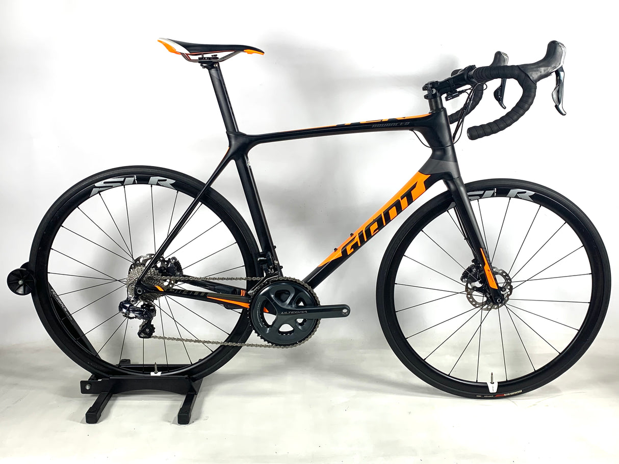 2017 Giant TCR Advanced Pro 1 Disc Carbon Ultegra Di2 Giant Carbon Wheels Size: Large