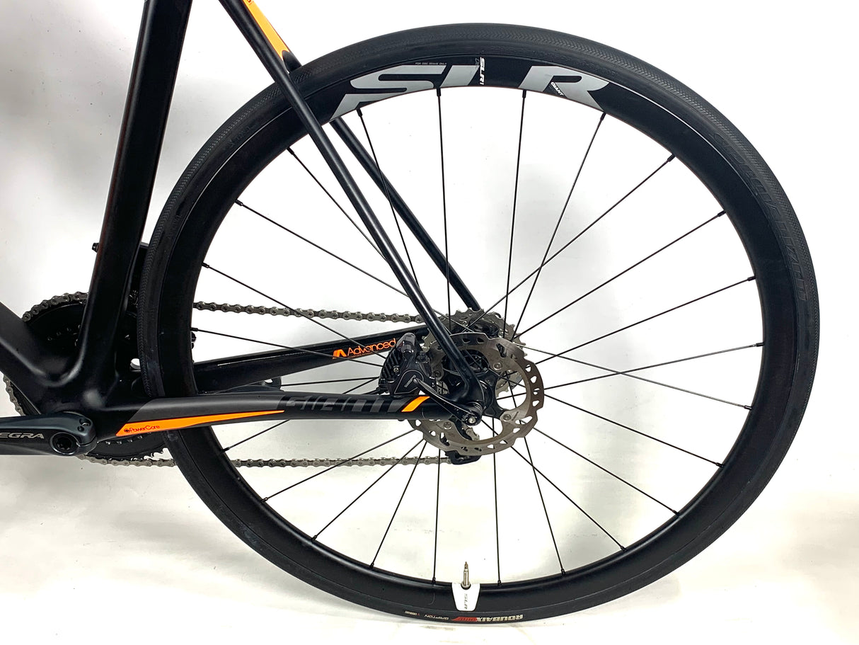 2017 Giant TCR Advanced Pro 1 Disc Carbon Ultegra Di2 Giant Carbon Wheels Size: Large