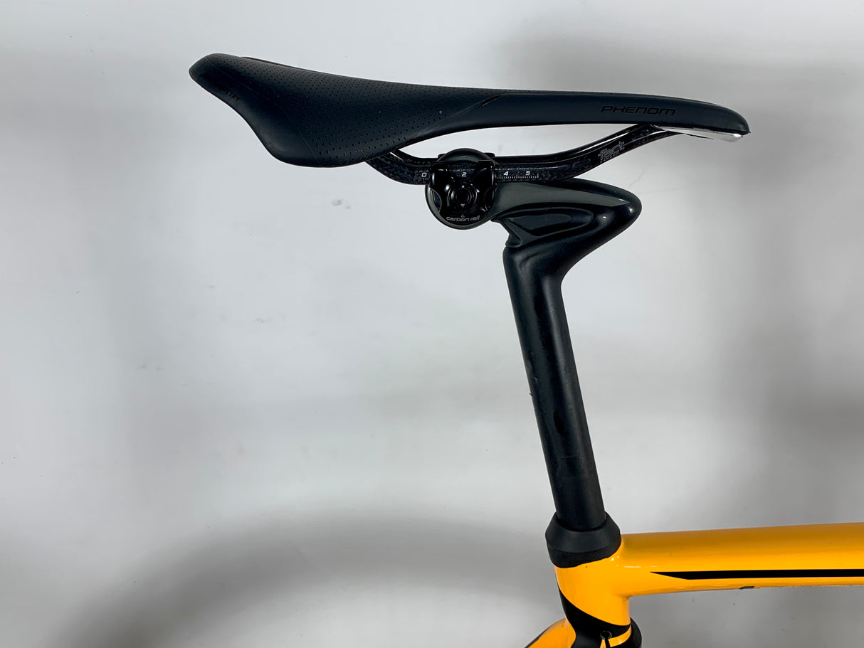 2018 Specialized S-Works Roubaix Dura Ace Di2 11 Speed Roval Carbon Wheels Size: 61cm