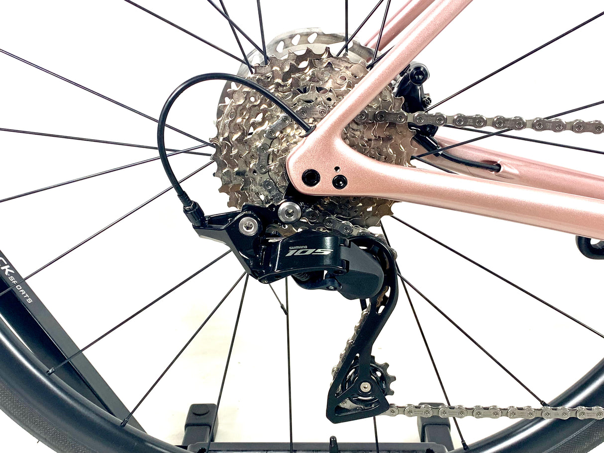 2025 Specialized Roubaix SL8 Sport Shimano 105 12-Speed DT Swiss Wheels Size: 58cm (Preowned)