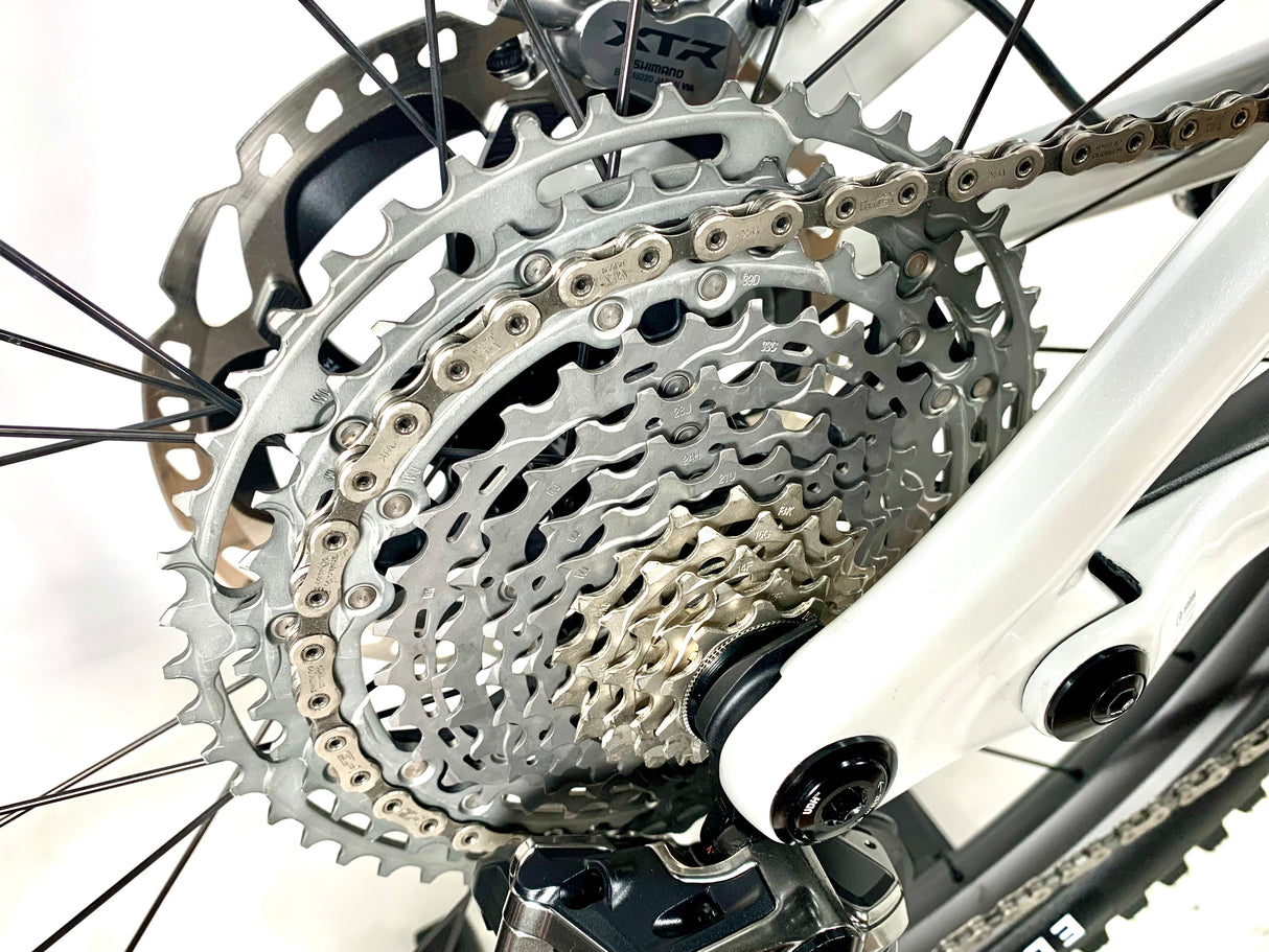 2026 Specialized S-Works Stumpjumper 15 Evo XTR Di2 Roval Carbon Wheels Size: S6 (Preowned)