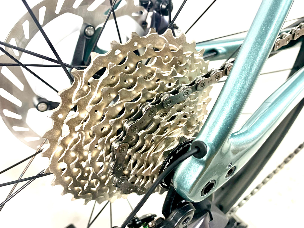 2026 Specialized Roubaix SL8 Expert Ultegra Di2  Roval Carbon Wheels Size: 56cm (Preowned)