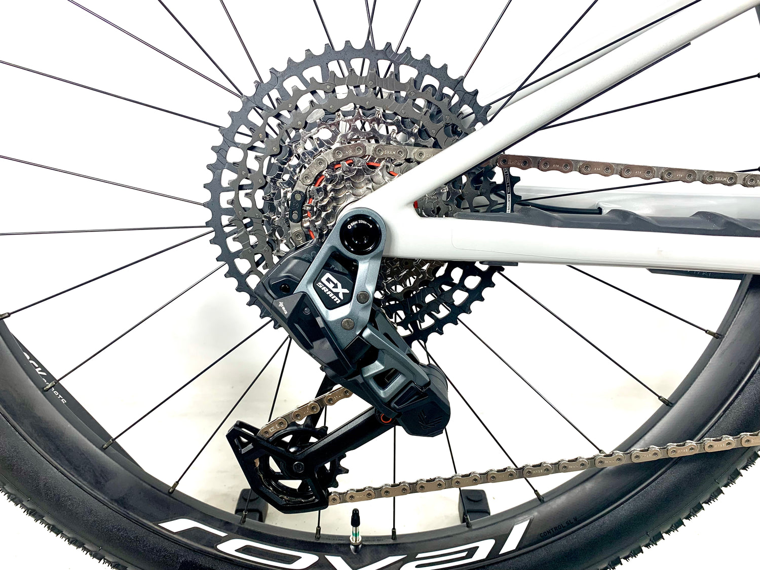 2026 Specialized Epic 8 Expert SRAM GX AXS 1X12 Roval Wheels Size: Medium (Preowned)