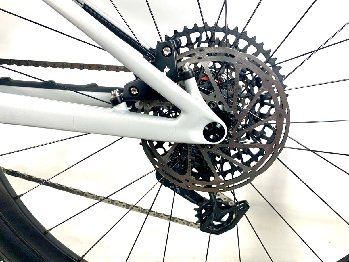 2026 Specialized Epic 8 Expert SRAM GX AXS 1X12 Roval Wheels Size: Medium (Preowned)