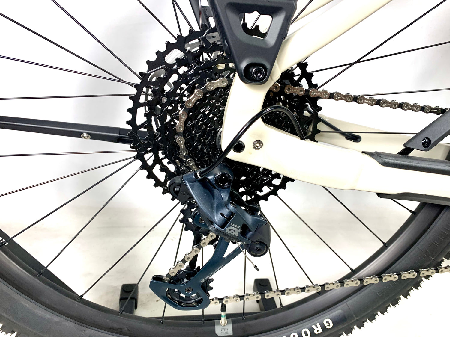 2026 Specialized Turbo Tero 5.0 Step-Thru EQ E-Bike Size: Medium (Preowned)