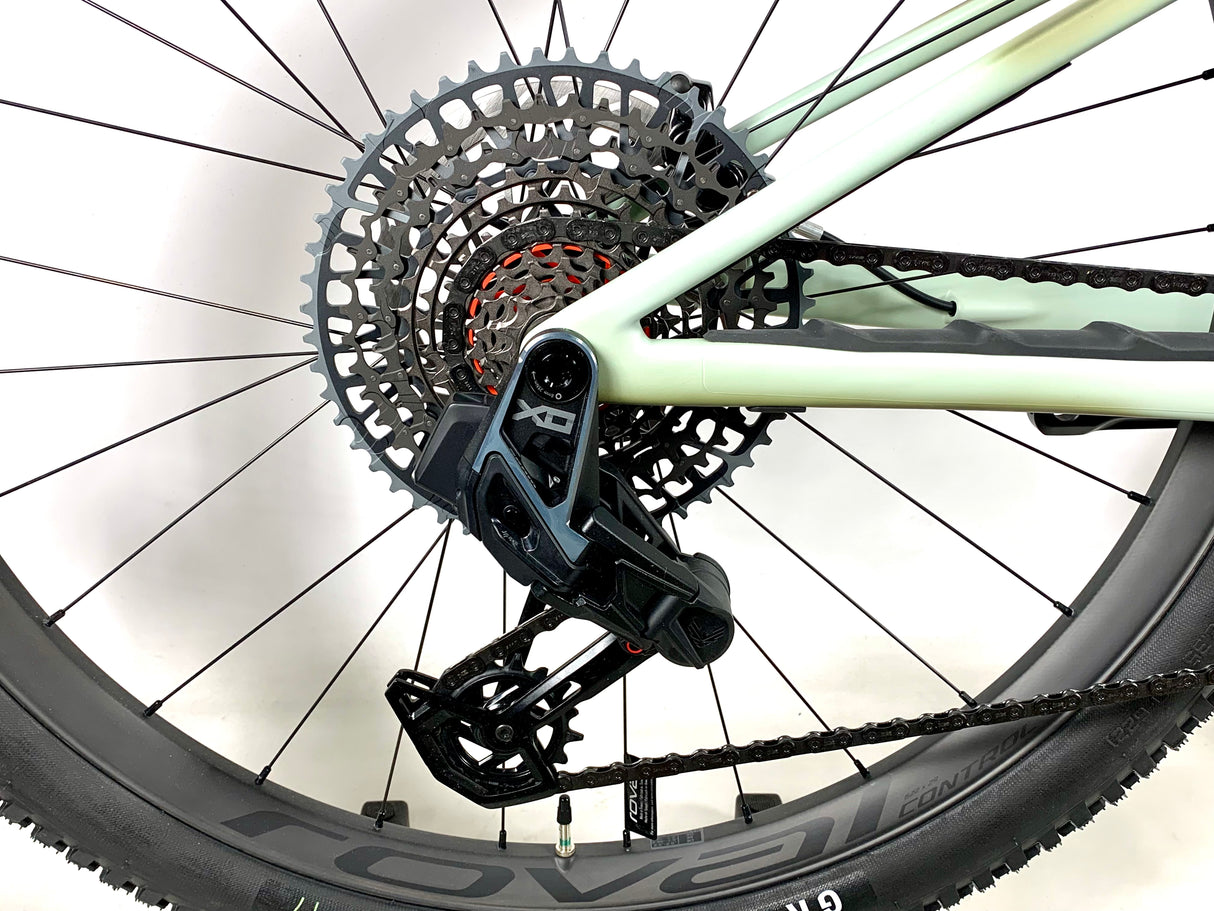 2024 Specialized Epic 8 Evo Pro SRAM X0 AXS Size: Small (Preowned)