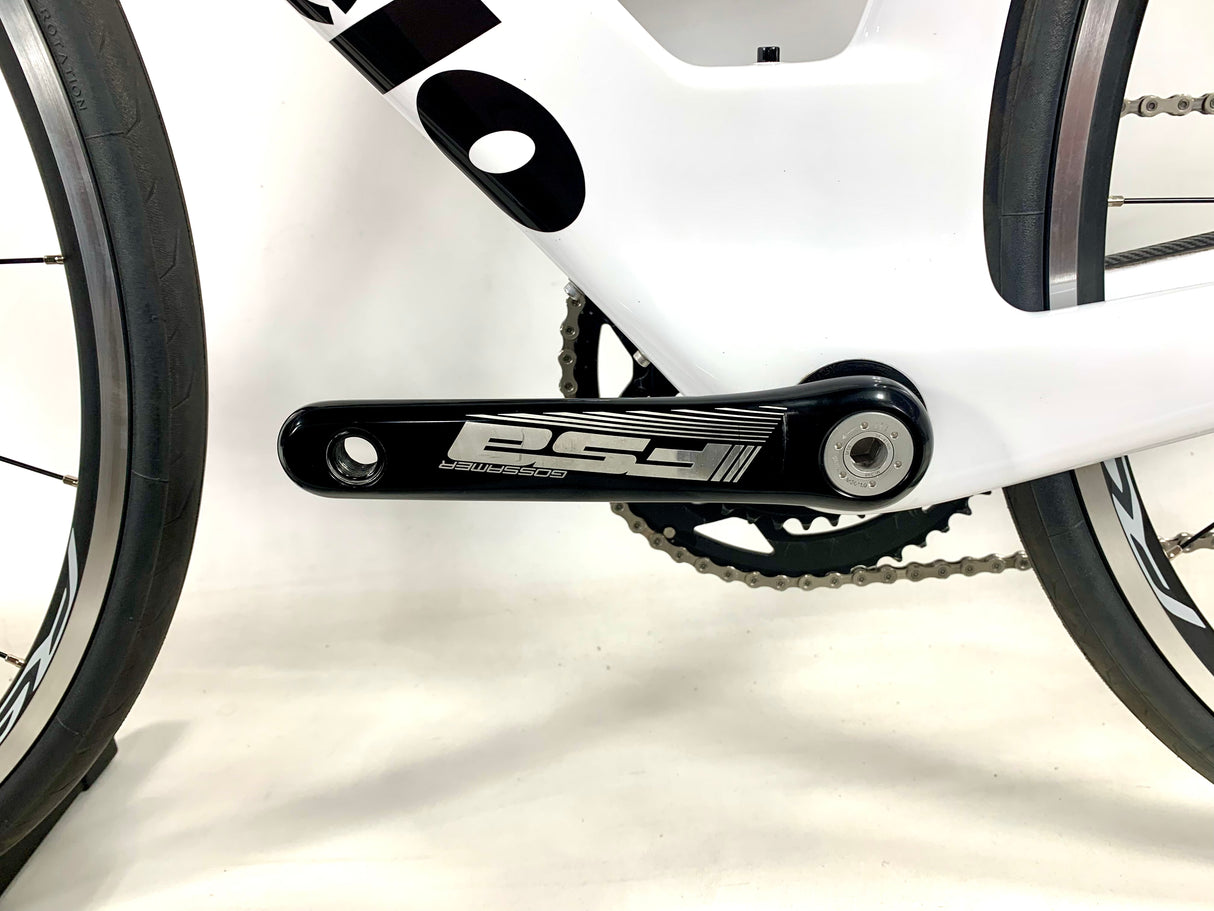 2016 Cervelo P2 Carbon Ultegra/ 105 11 Speed Components Shimano Wheels Size: 48cm