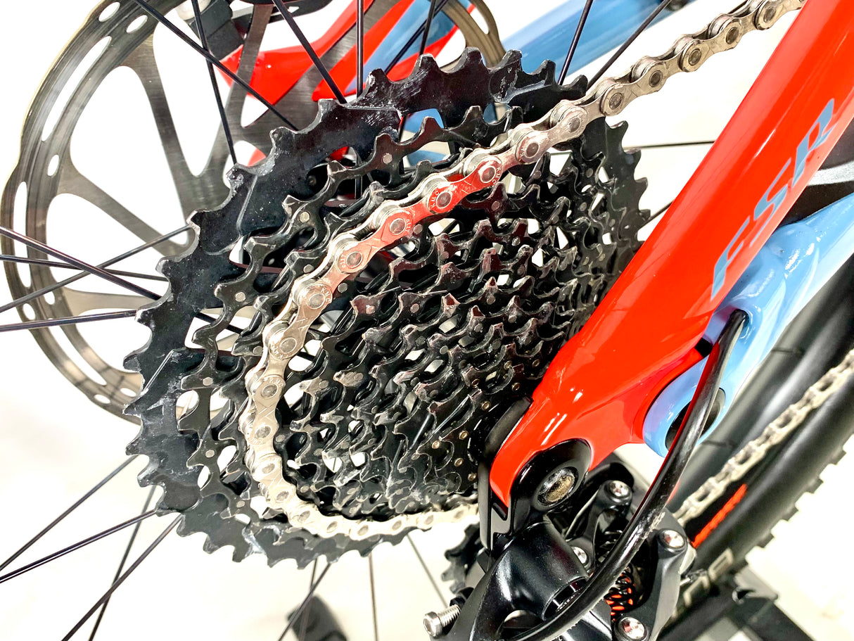 2019 Specialized Levo Expert Carbon SRAM 1X11 Size: (XL) (Preowned)