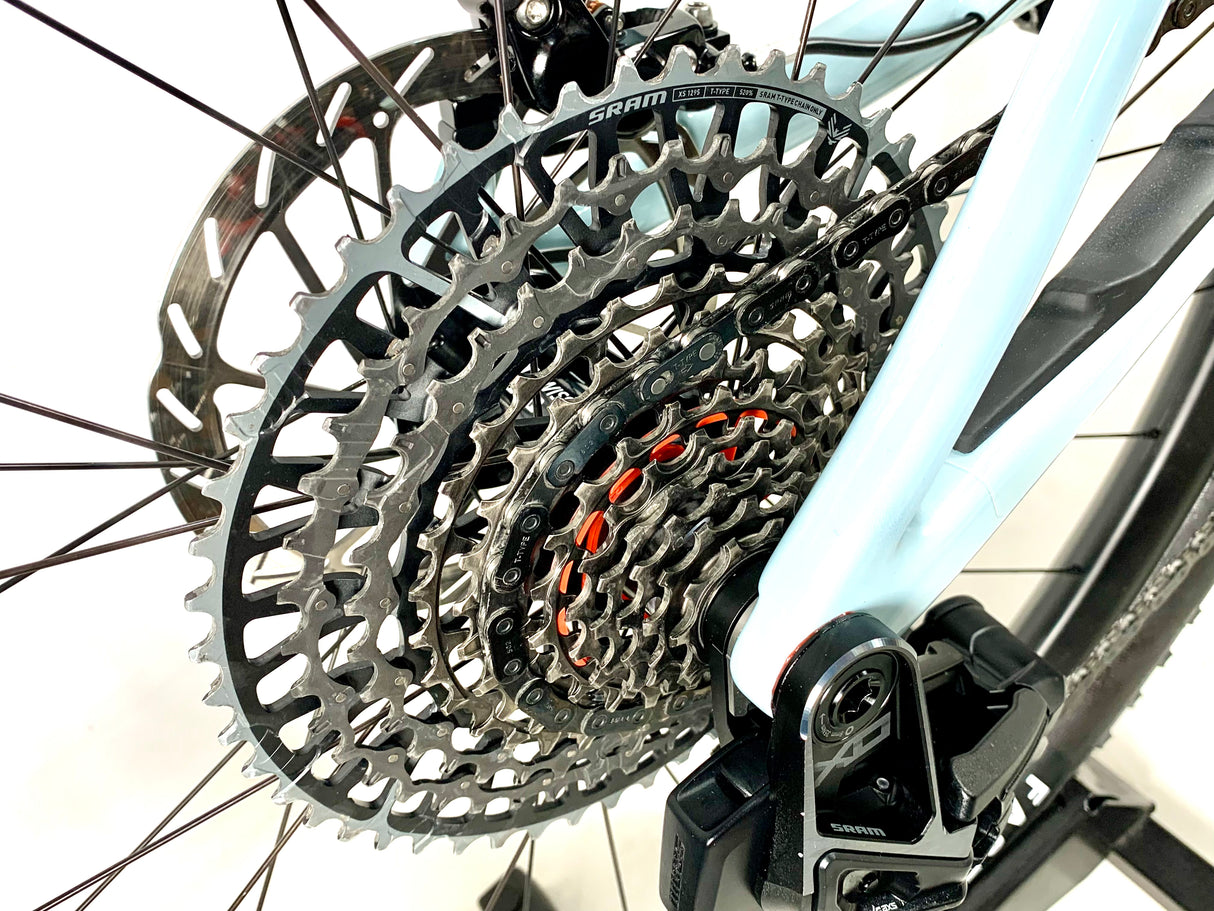 2025 Specialized Epic 8 Evo SRAM X0 AXS 1X12 Roval Carbon Wheels Size: Medium (Preowned)