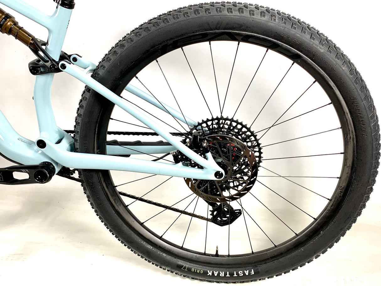 2025 Specialized Epic 8 Evo SRAM X0 AXS 1X12 Roval Carbon Wheels Size: Medium (Preowned)