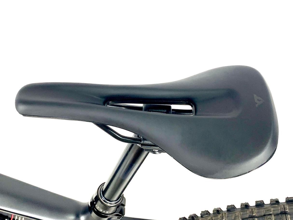 NEW 2025 YT Decoy SN 29 Core 3 Carbon E-Bike Sram AXS 1X12 Size: Small